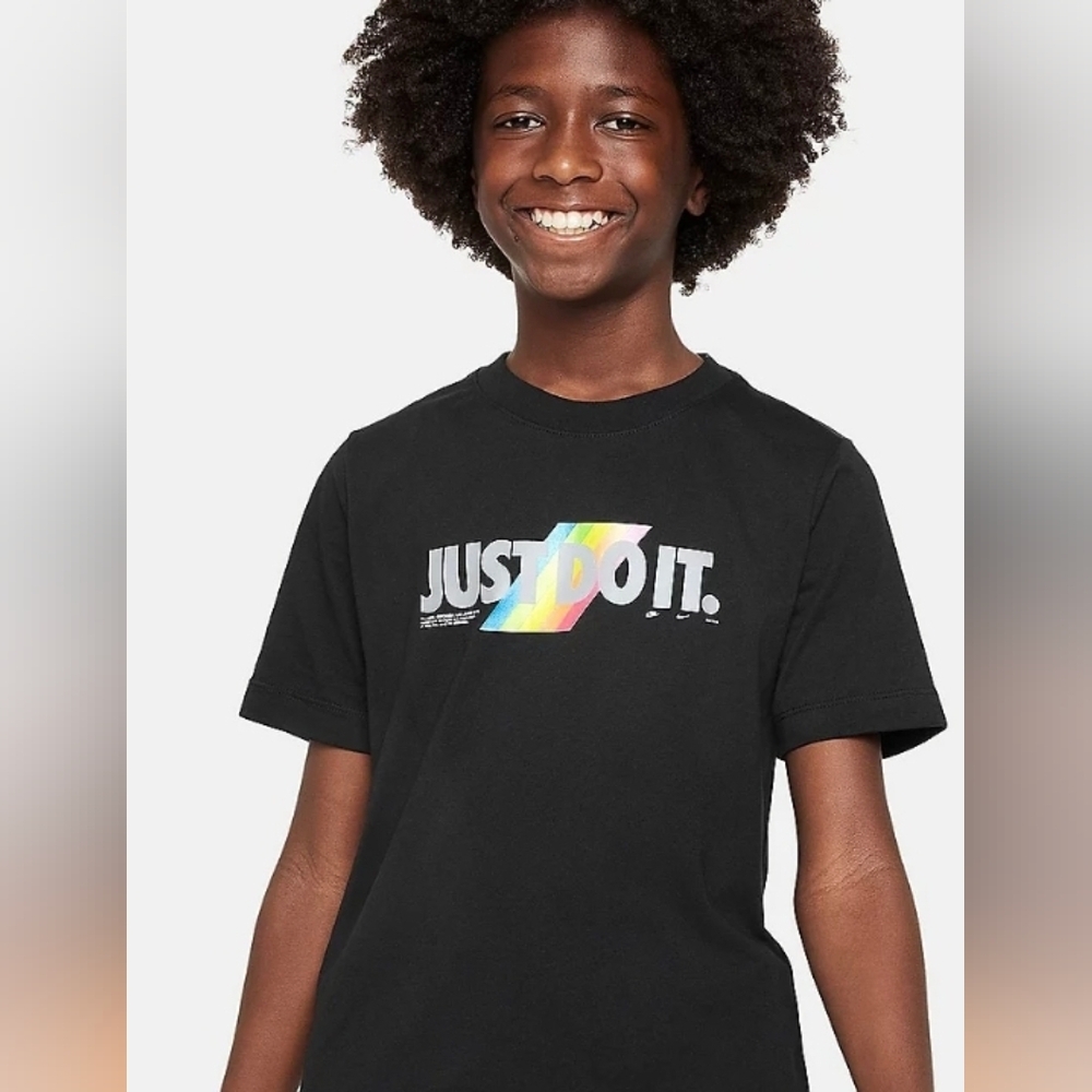 Nike Kids Retro JDI Short Sleeve Shirt, Medium